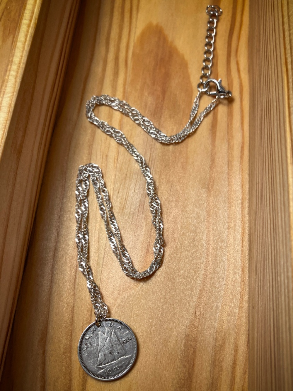Antique SILVER Bluenose Dime Coin Necklace, 20-inch - Picture 3 of 4